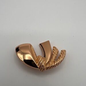 CHRISTIAN DIOR Gold Plated Textured Bow Vintage Signed